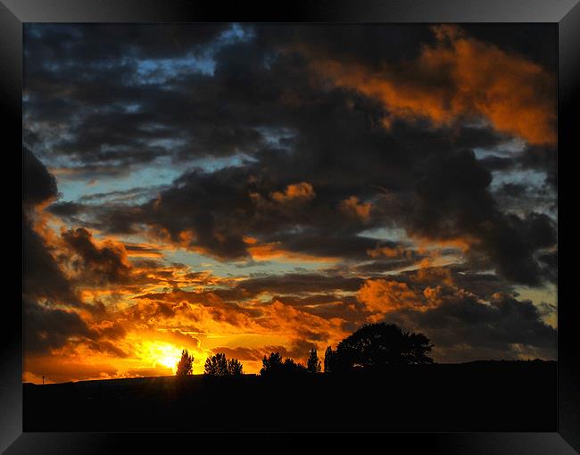 Sunset in Cumbria Framed Print by Iain Mavin