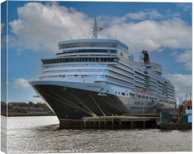 Majestic Arrival: The QEII at Port of Tyne Canvas Print by Kevin Maughan