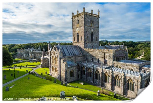 St Davids Cathedral in Pembrokeshire Print by geoff shoults
