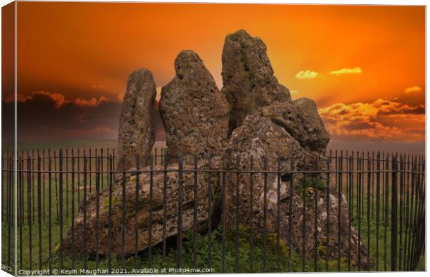 The Whispering Knights (The Rollright Stones) Canvas Print by Kevin Maughan