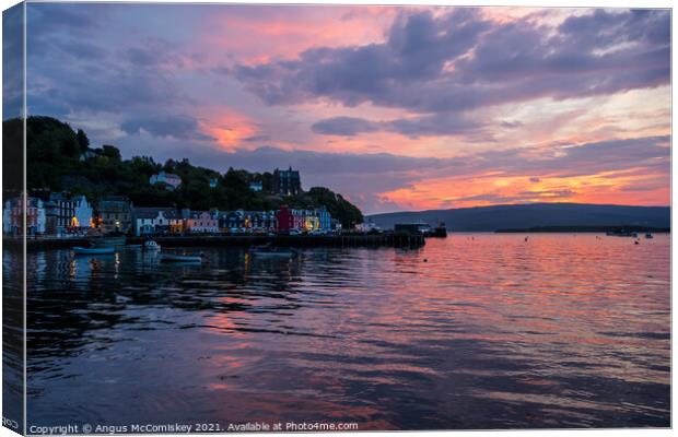 Daybreak at Tobermory harbour Canvas Print by Angus McComiskey