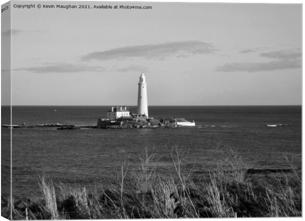 St Marys Lighthouse (Monochrome Image) Canvas Print by Kevin Maughan