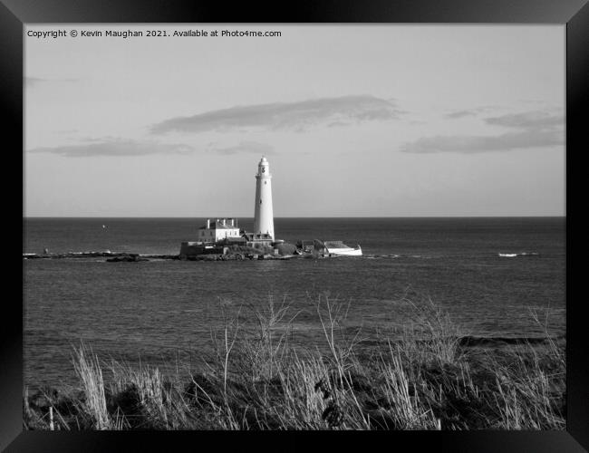 St Marys Lighthouse (Monochrome Image) Framed Print by Kevin Maughan