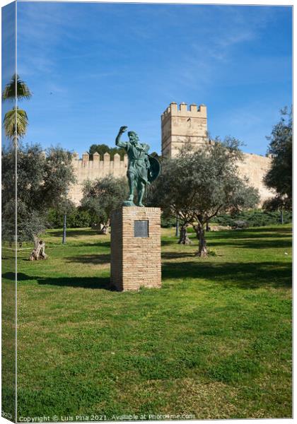 Castle outside garden in Badajoz, Spain Canvas Print by Luis Pina