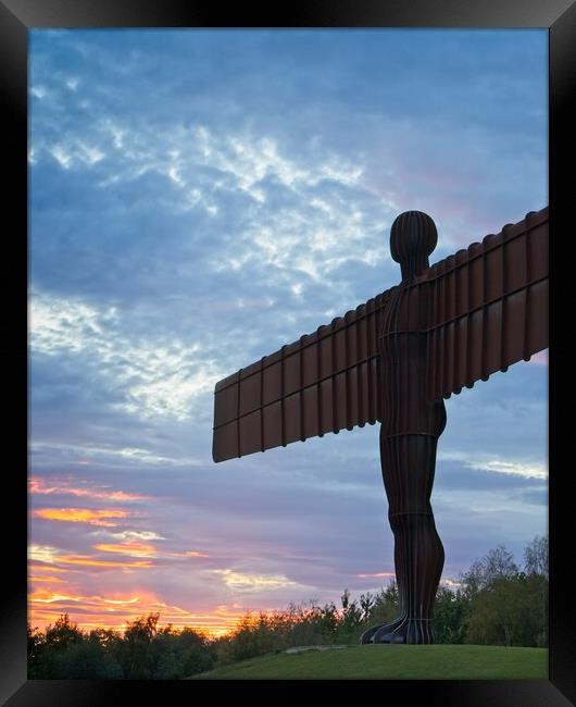 Iconic Angel of the North Framed Print by Rob Cole