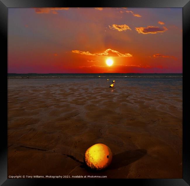 Sunsetting. Framed Print by Tony Williams. Photography email tony-williams53@sky.com