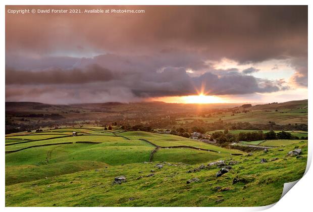 Sunrise over Teesdale viewed from the Ancient Burial Mound of Ki Print by David Forster