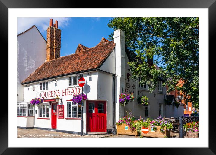 The Queens Head public house, Aylesbury Framed Mounted Print by Kevin Hellon