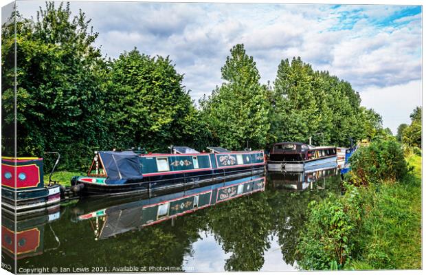 Boats on the Kennet and Avon Canvas Print by Ian Lewis