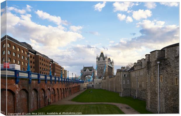Tower of London and Tower Bridge Canvas Print by Luis Pina
