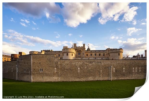 Tower of London in England at sunset Print by Luis Pina