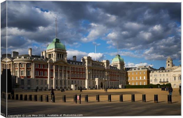 Horse Guards Palace Canvas Print by Luis Pina