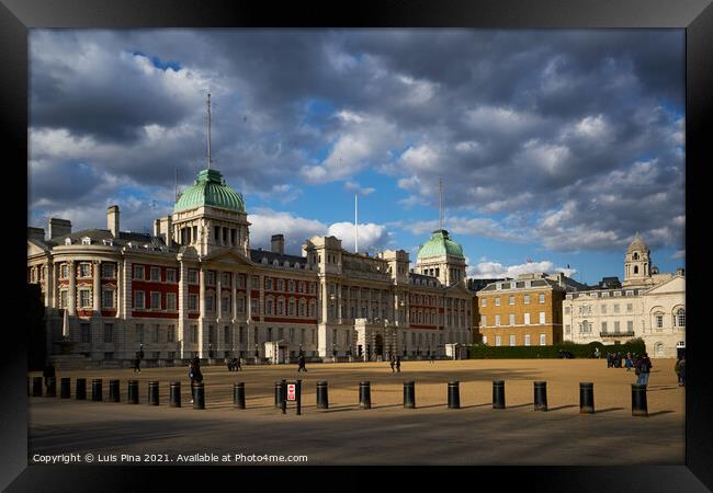 Horse Guards Palace Framed Print by Luis Pina