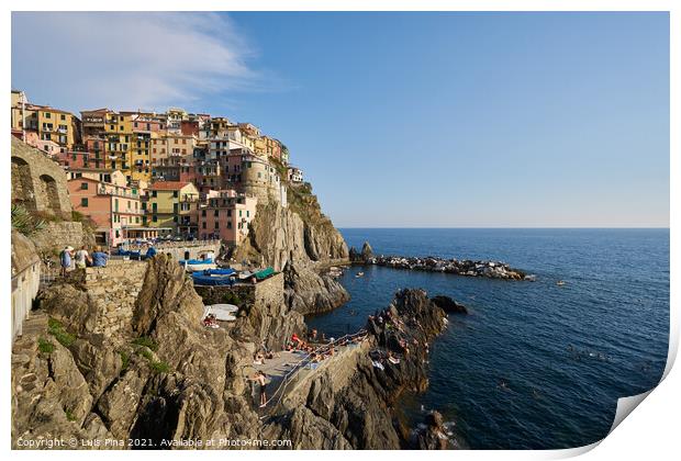 Manarola beach and city view in Cinque Terre, in Italy Print by Luis Pina