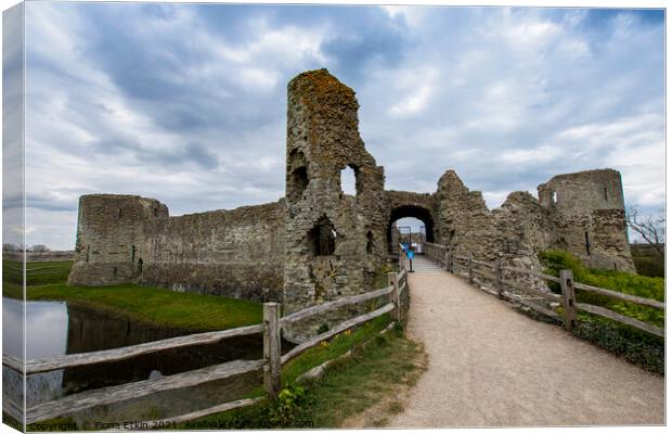 Pevensey Castle  Canvas Print by Fiona Etkin