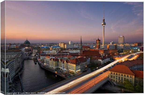 Aerial view of Berlin skyline and Spree river at sunset Canvas Print by Luis Pina