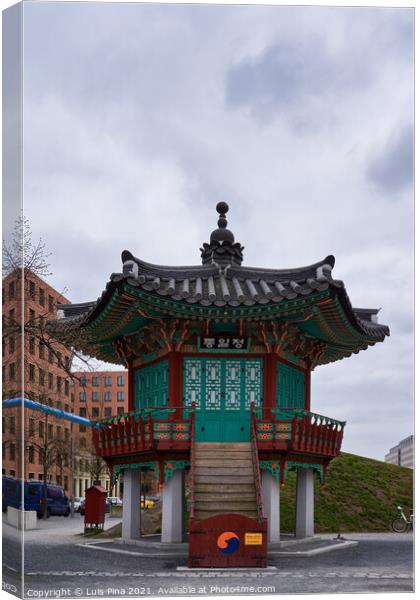 Pavillon der Einheit in Potsdamer Platz, in Berlin Canvas Print by Luis Pina