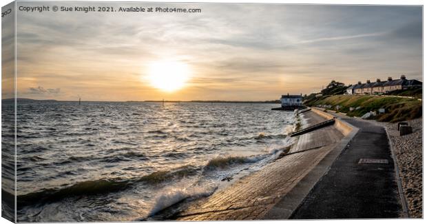 Evening glow at Lepe Canvas Print by Sue Knight
