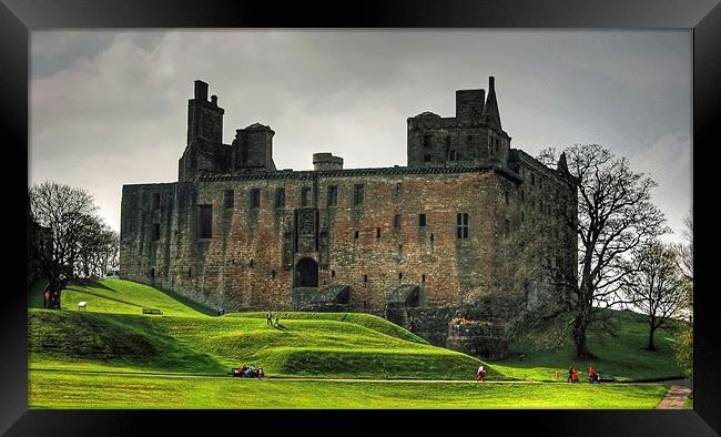 Linlithgow Royal Palace Framed Print by Tom Gomez