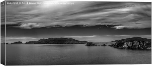 Dunmore Head, Dingle Peninsula, Ireland (mono) Canvas Print by Derek Daniel