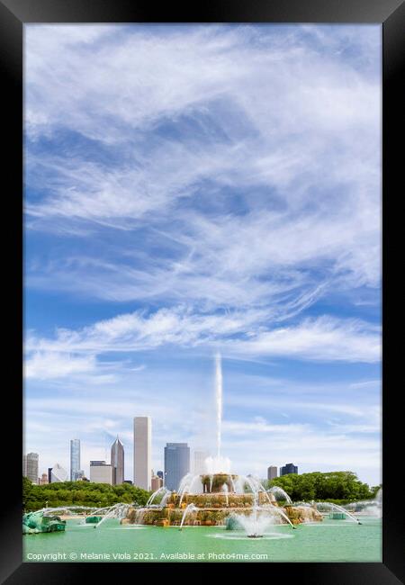 CHICAGO Buckingham Fountain | Minimalist Skyline Framed Print by Melanie Viola