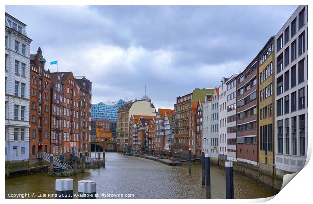 View of the Elbphilharmonie in the middle of traditional Hamburg buildings, in Germany Print by Luis Pina