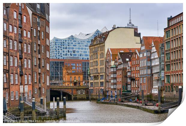 View of the Elbphilharmonie in the middle of traditional Hamburg buildings, in Germany Print by Luis Pina