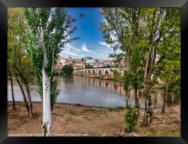 Bridge over the river Duero to Zamora, Spain Framed Print by Roger Mechan