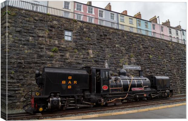 Steam train in Caernarfon station Canvas Print by Jason Wells