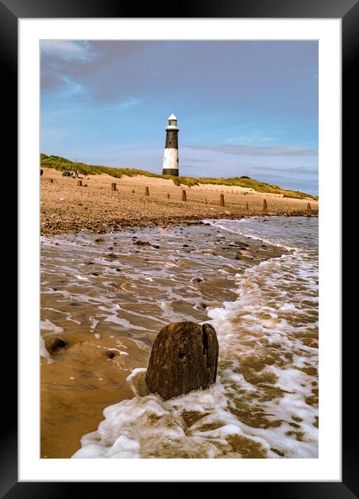 Spurn Point Lighthouse Framed Mounted Print by Glen Allen