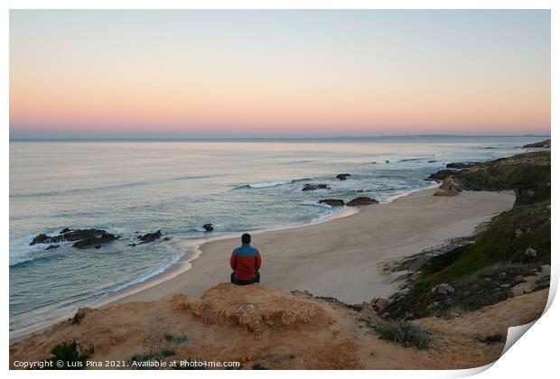Man seeing Praia do Malhao beach view at sunrise, in Portugal Print by Luis Pina