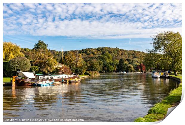 Looking up river, Henley on Thames Print by Kevin Hellon