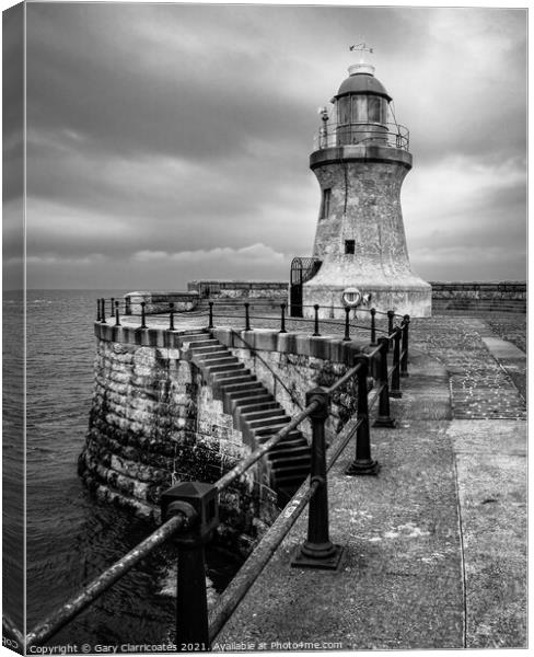 South Shields Lighthouse Canvas Print by Gary Clarricoates
