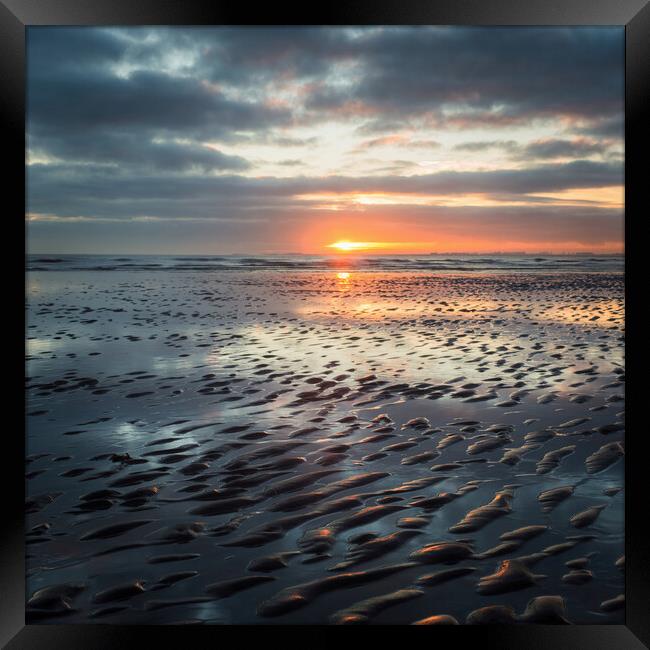 patterns in the sand Framed Print by Jason Thompson