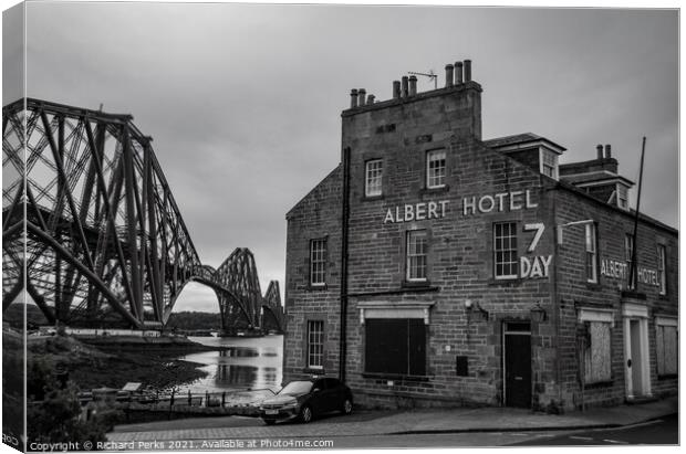 North Queensferry abandoned Hotel Canvas Print by Richard Perks