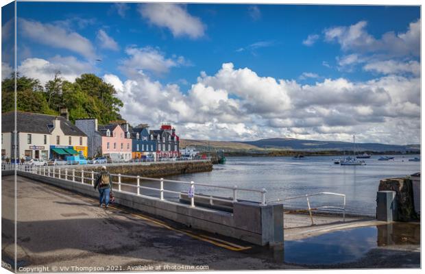 A Tobermory Morning Canvas Print by Viv Thompson