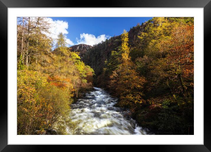 Aberglaslyn pass Framed Mounted Print by Rory Trappe