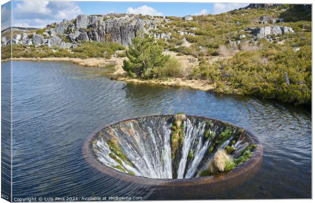 Landscape in lake Covao dos Conchos lagoon in Serra da Estrela, Portugal Canvas Print by Luis Pina