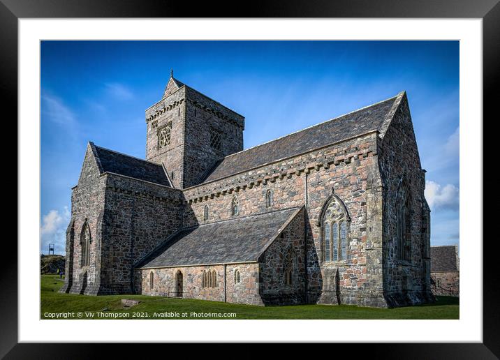 Iona Abbey Framed Mounted Print by Viv Thompson