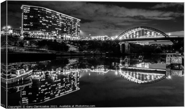 Sunderland at Night Canvas Print by Gary Clarricoates