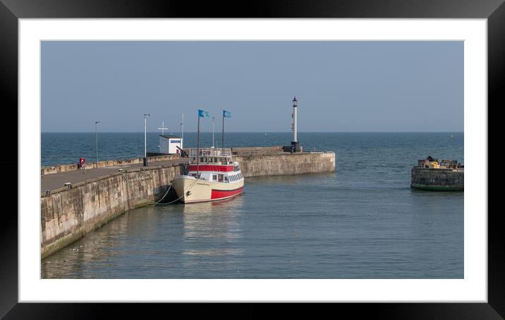 Bridlington harbour entrance Framed Mounted Print by Alan Tunnicliffe