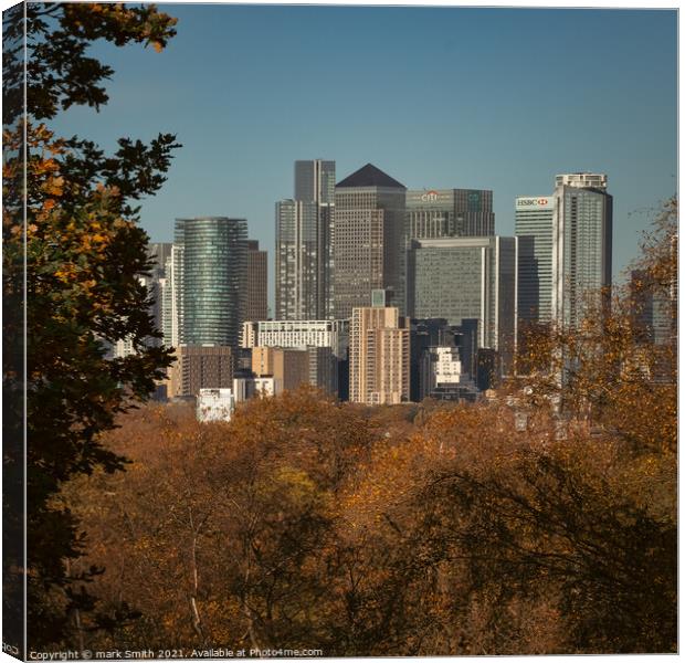 canary wharf from greenwich park Canvas Print by mark Smith