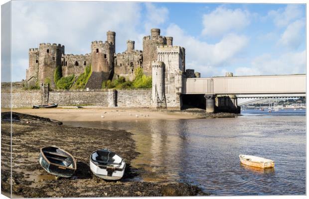 Boats in front of Conwy Castle Canvas Print by Jason Wells