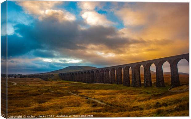 Ingleborough and the Viaduct Canvas Print by Richard Perks
