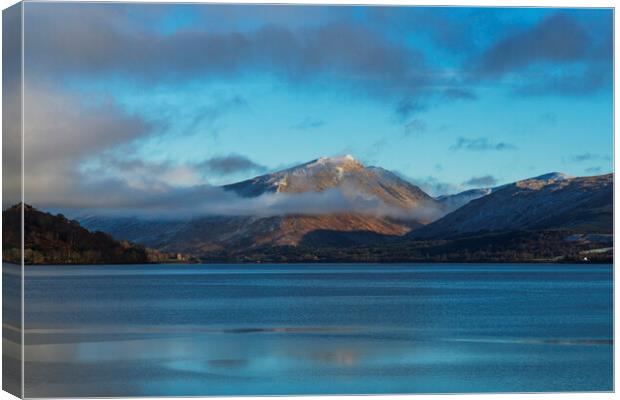 First snow of the winter, Loch Fyne, Scotland. Canvas Print by Rich Fotografi 