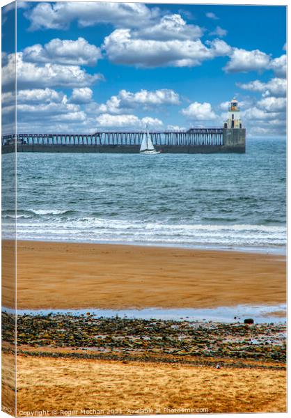 Lone Yacht at Blyth Pier Canvas Print by Roger Mechan