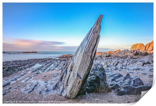 Ayrmer Cove Slanting Rock  Print by Ian Stone