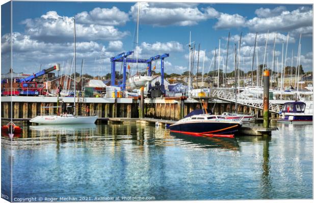 Serene Isle of Wight Harbour Canvas Print by Roger Mechan