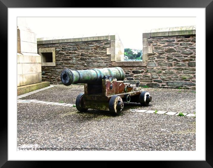 Cannon on the Walls of Derry Framed Mounted Print by Stephanie Moore
