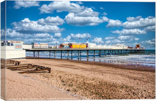 Red Sands of Paignton Canvas Print by Roger Mechan